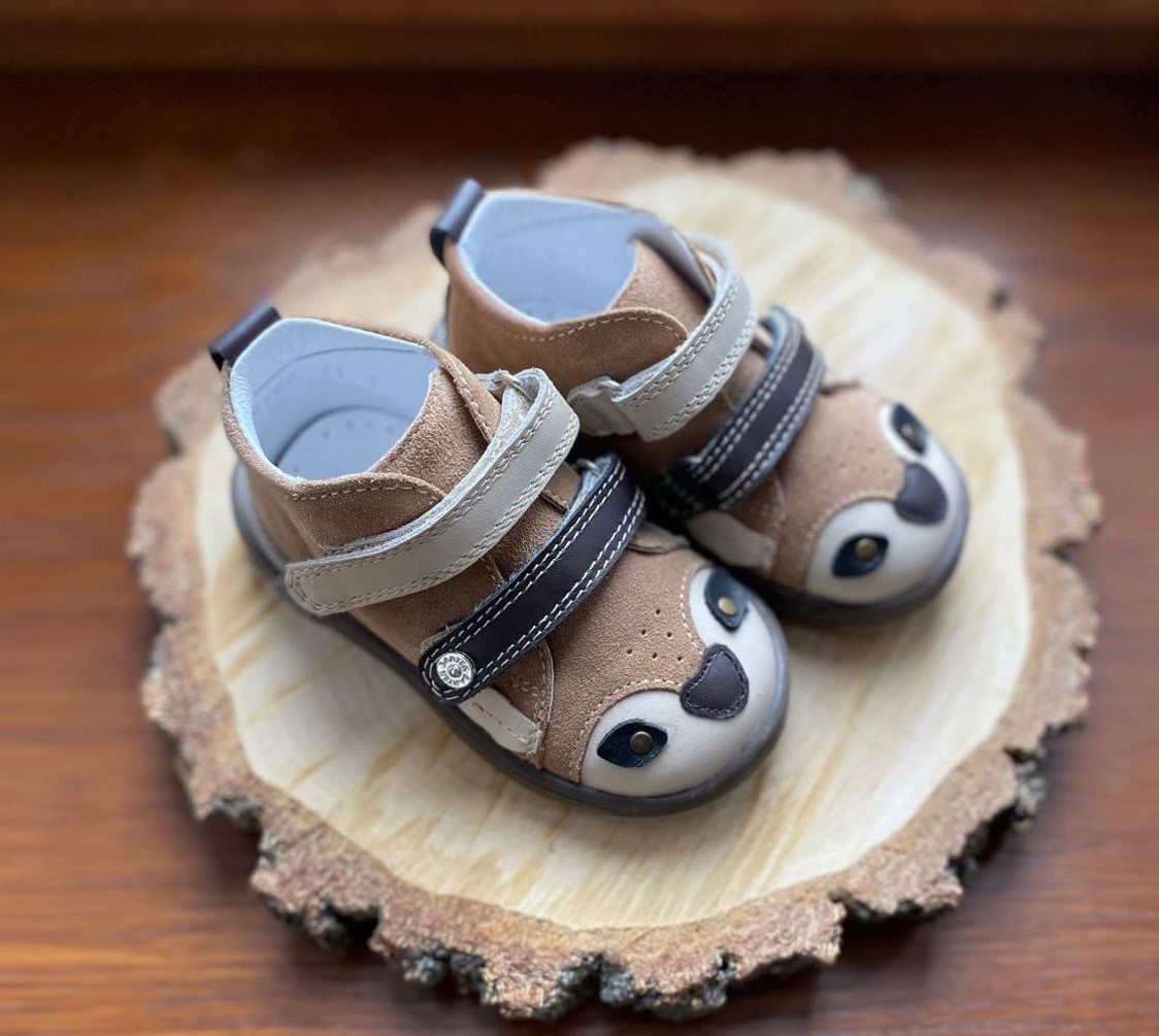 Buty do nauki chodzenia – klucz do prawidłowego rozwoju stóp malucha